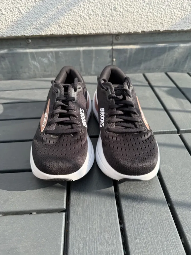 Used Brooks Ghost Max 3 bike — image 2 of 8