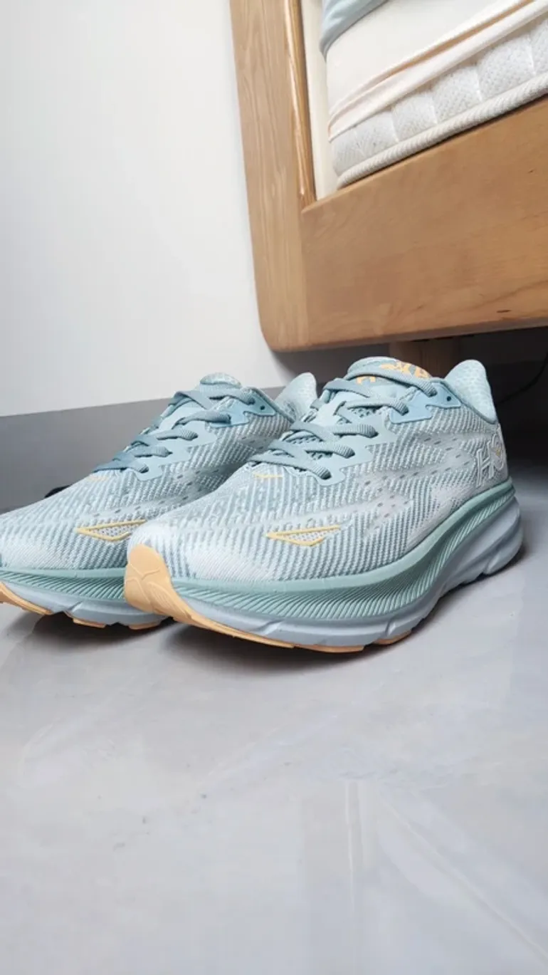 Hoka Clifton 9 bike d'occasion — image 5 sur 5