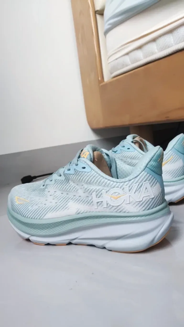 Hoka Clifton 9 bike d'occasion — image 2 sur 5