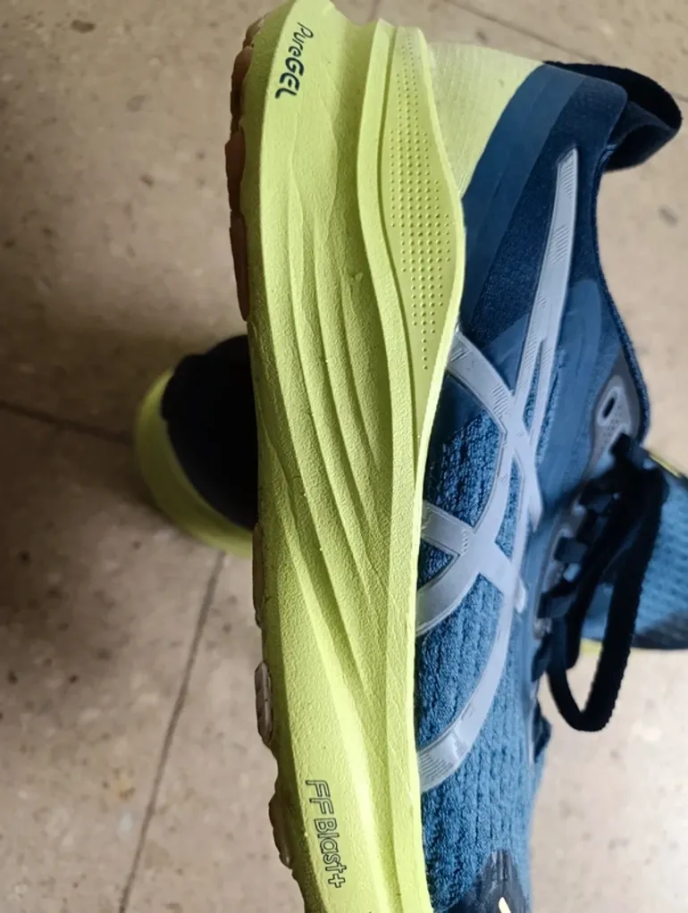 Used Asics Gel-Kayano 32 lite-show bike — image 5 of 5