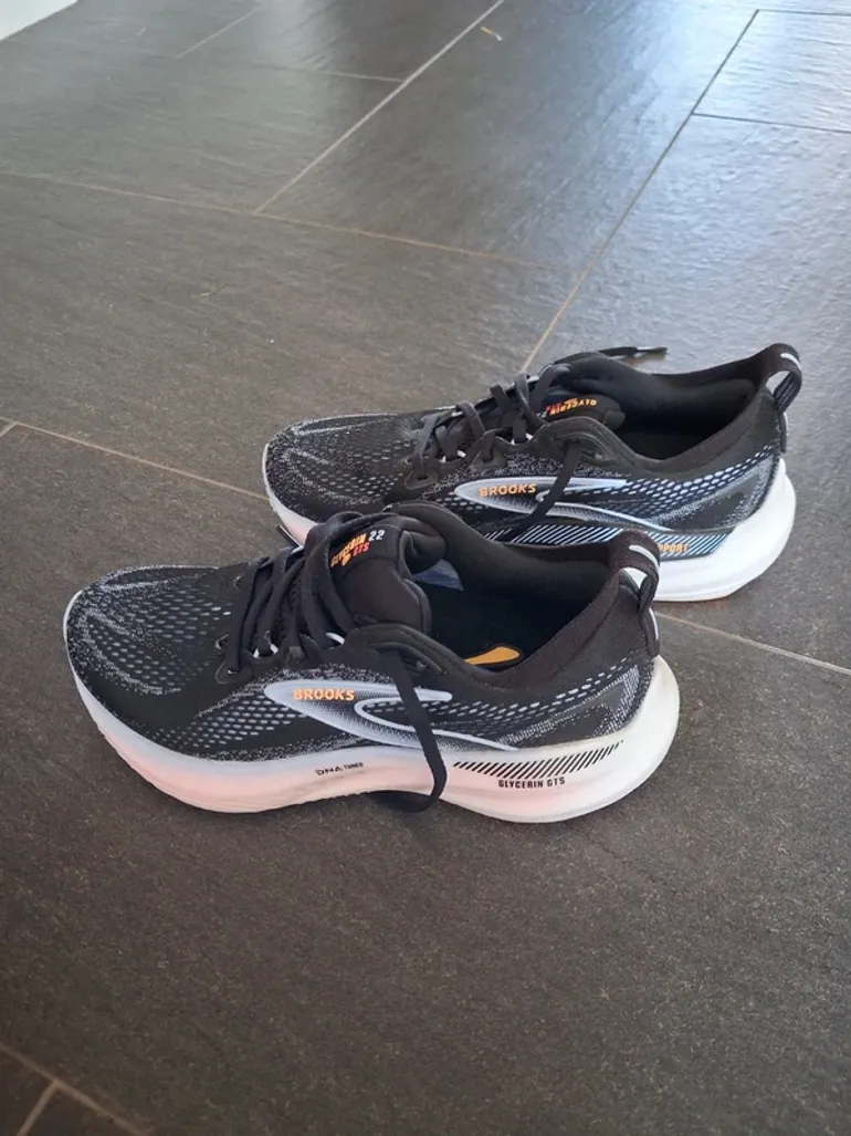 Used Brooks Glycerin 22 GTS bike — image 3 of 6