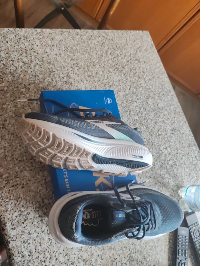 Used Brooks Ghost 17 bike — image 3 of 10