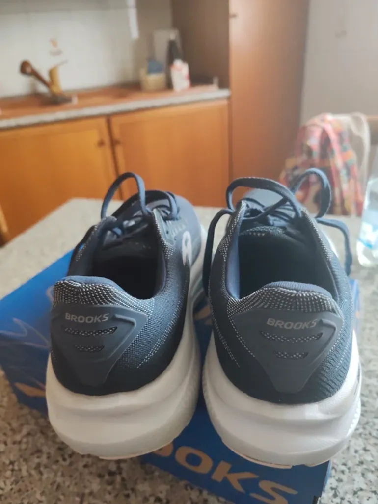 Used Brooks Ghost 17 bike — image 4 of 10