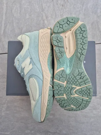 Used New Balance 2002 bike — image 3 of 4