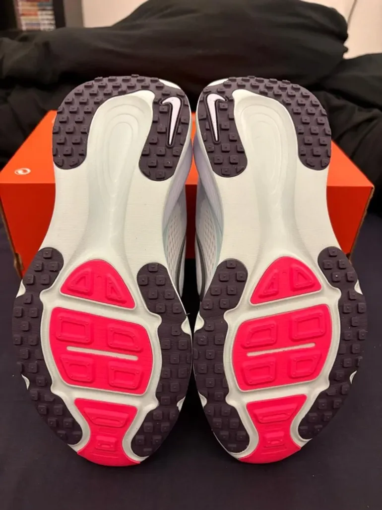 Used Nike Vomero 18 bike — image 3 of 7