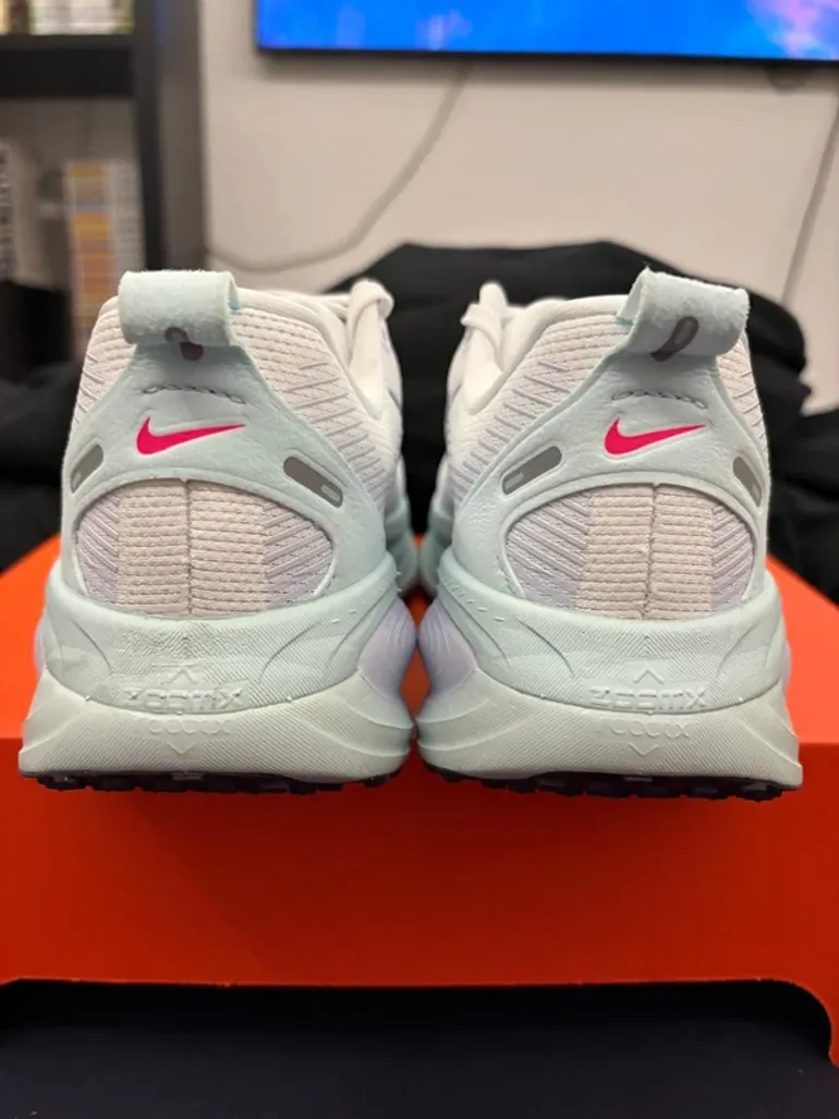 Used Nike Vomero 18 bike — image 4 of 7