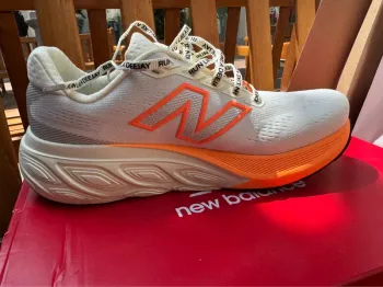 Used New Balance W880Z15 bike — image 3 of 4
