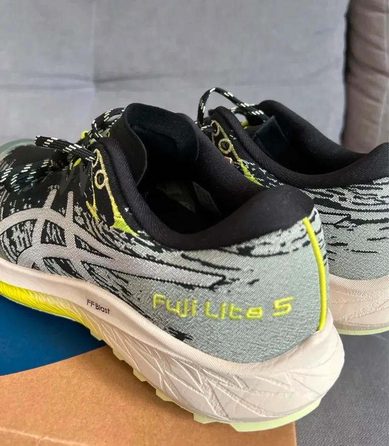 Used Asics Fuji Lite 5 bike — image 2 of 7