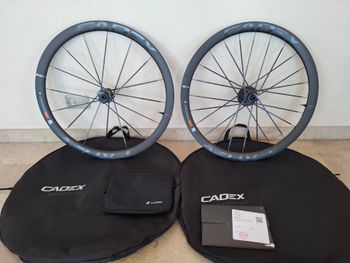 Cadex Max 40 Wheelset 2025 bike usato — immagine 2 di 8