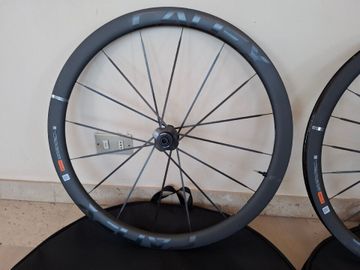 Used Cadex Max 40 Wheelset 2025 bike — image 3 of 8
