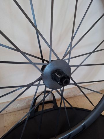 Used Cadex Max 40 Wheelset 2025 bike — image 5 of 8