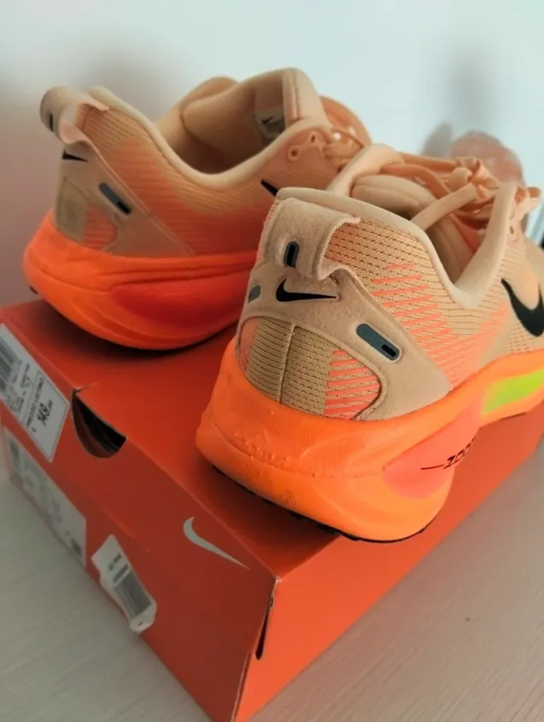 Used Nike Vomero 18 bike — image 6 of 6
