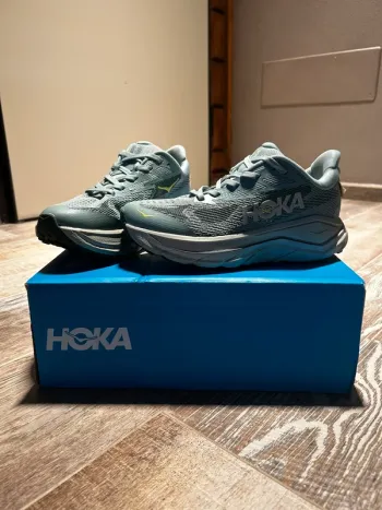 Used Hoka Challenger 8 bike