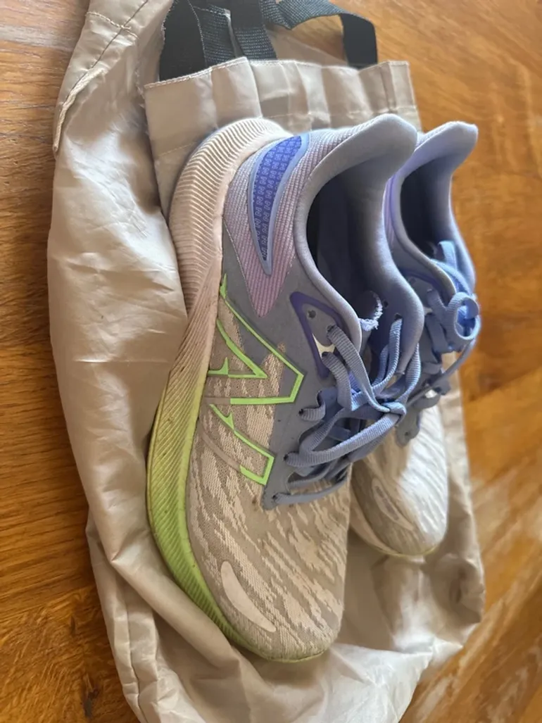 Used New Balance Chaussure de sport bike — image 3 of 5