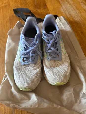 Used New Balance Chaussure de sport bike — image 2 of 5