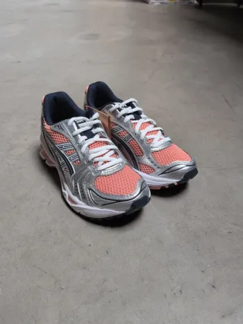 Used Asics Kayano 14 bike — image 2 of 9
