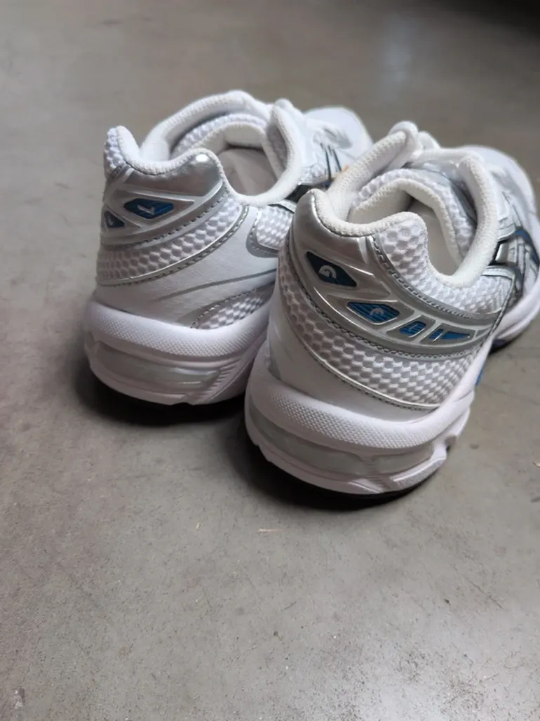 Used White Gel 1130 bike — image 5 of 9