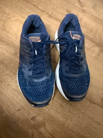 Used Saucony Ride 10 bike