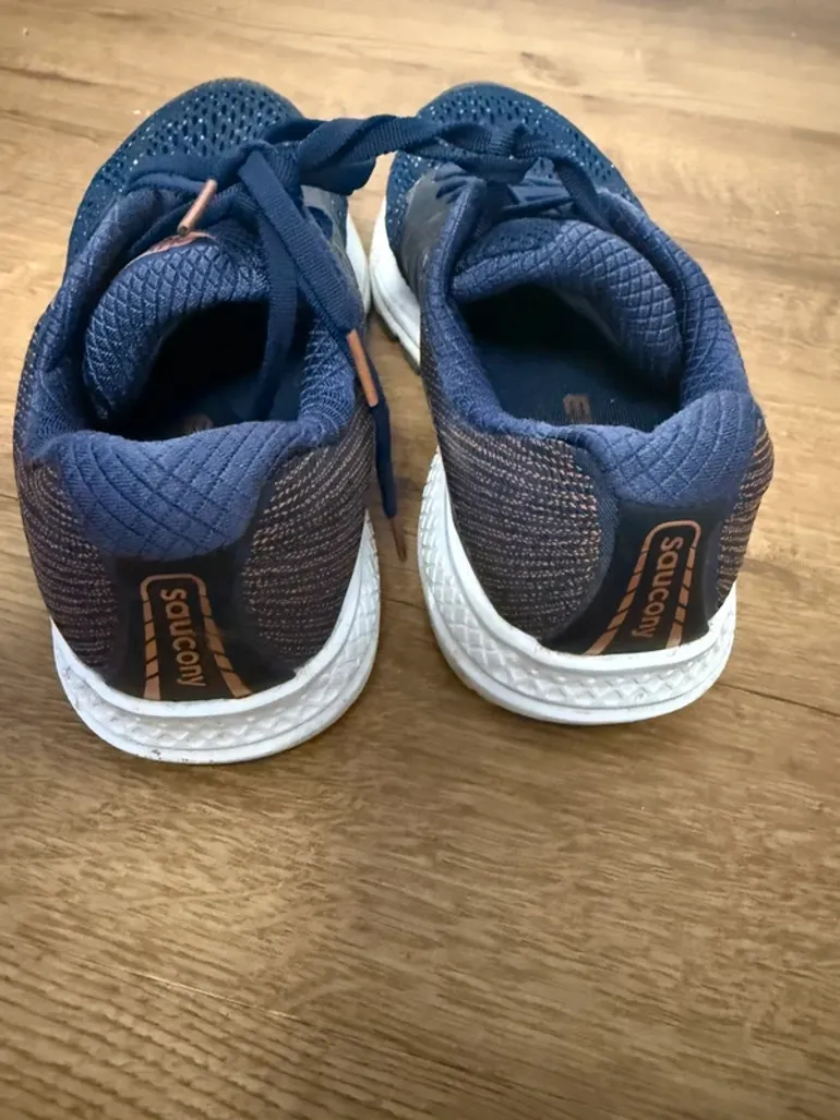 Used Saucony Ride 10 bike — image 3 of 4