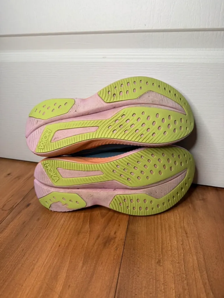 Rose Hoka Mach 6 bike d'occasion — image 6 sur 7