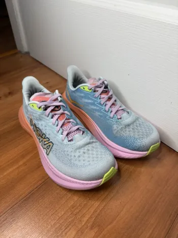 Rose Hoka Mach 6 bike d'occasion — image 2 sur 7