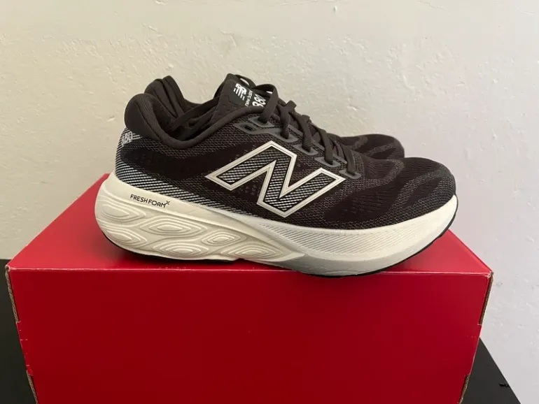 Used New Balance 880 bike — image 2 of 2