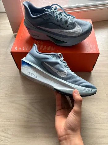 Used Nike Zoom Fly 6 bike — image 3 of 8