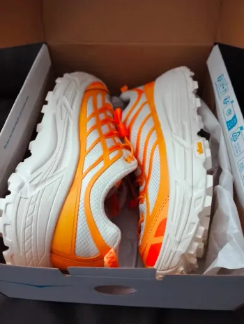 Hoka Mafate 3 bike d'occasion — image 2 sur 14