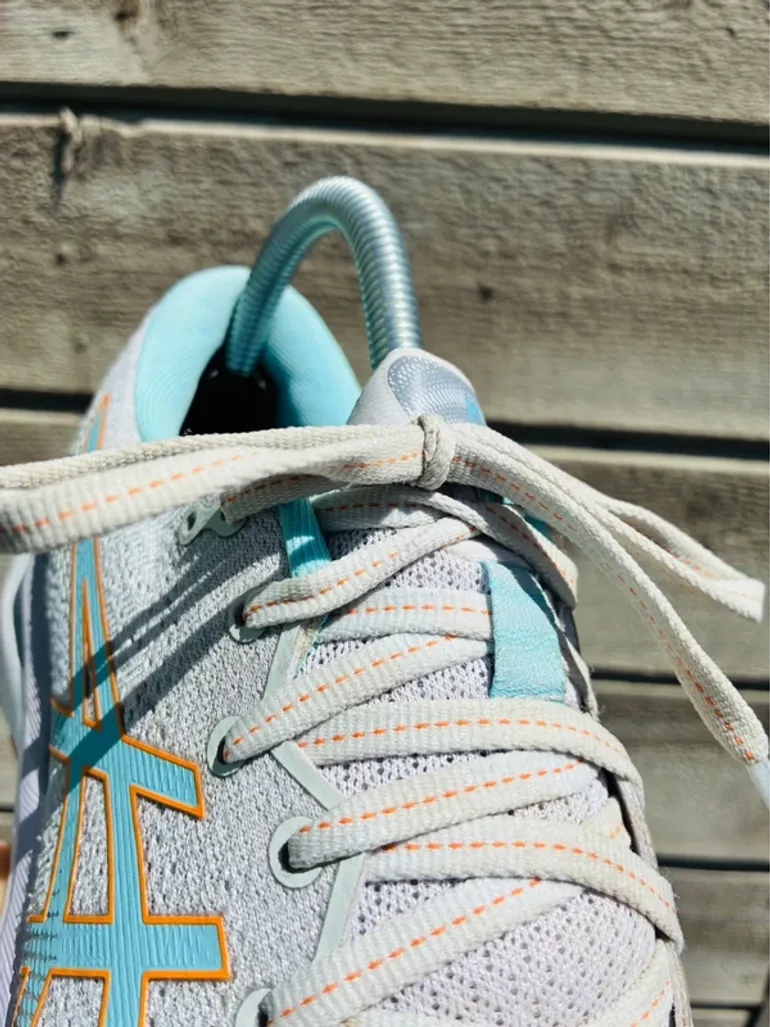 Tweedehands Asics Gel Cumulus 24 bike — afbeelding 2 van 12