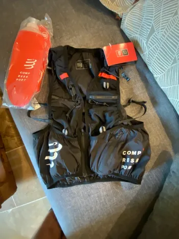Compressport Gilet hydratation 15 l bike usato