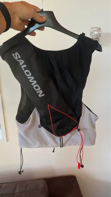 Salomon Hydration Vest + Quiver bike d'occasion — image 3 sur 3