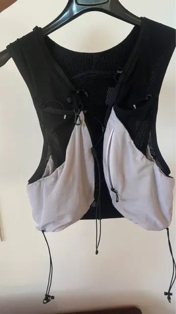 Salomon Hydration Vest + Quiver bike d'occasion — image 2 sur 3