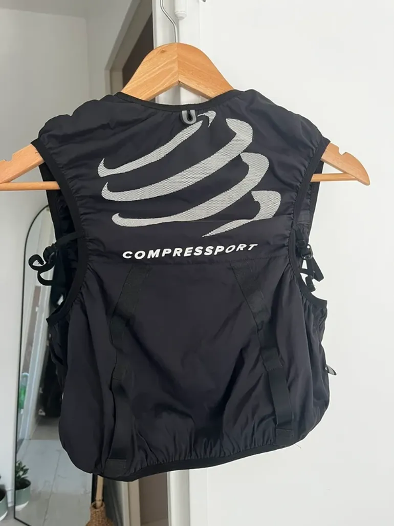Used Compressport Ultrun Evo 10 Pack bike — image 4 of 5