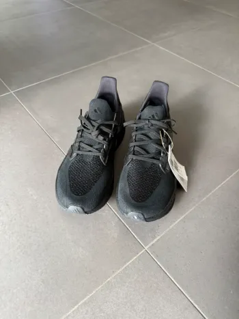Tweedehands Adidas Ultraboost 5 bike — afbeelding 2 van 5