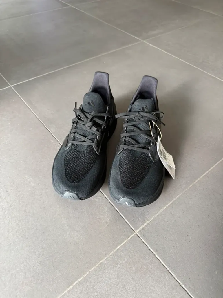 Tweedehands Adidas Ultraboost 5 bike — afbeelding 2 van 5