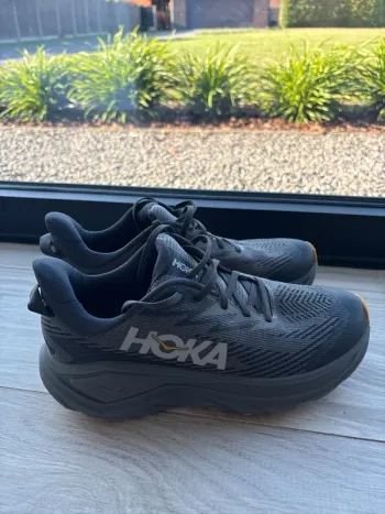 Used Hoka Challenger 8 GTX bike