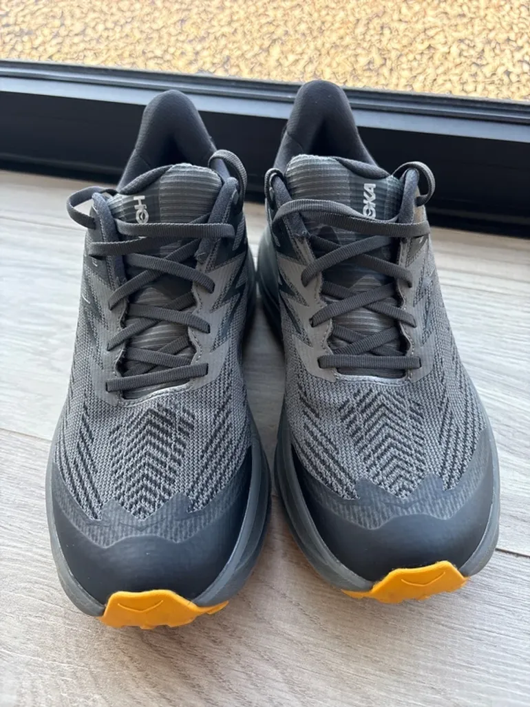 Used Hoka Challenger 8 GTX bike — image 2 of 3
