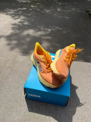 Used Hoka Challenger 8 bike — image 2 of 7