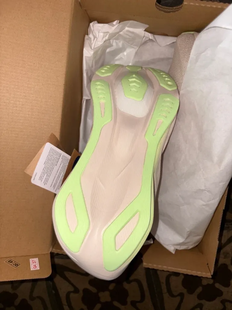 Used Asics Novablast 6 bike — image 4 of 6