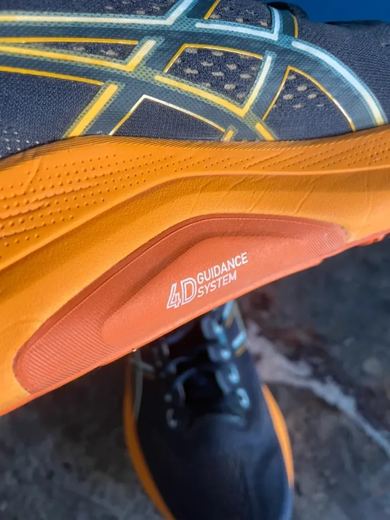 Tweedehands Orange Gel Kayano 32 bike — afbeelding 8 van 11