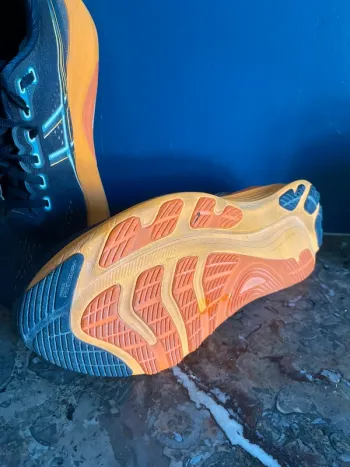 Tweedehands Orange Gel Kayano 32 bike — afbeelding 3 van 11