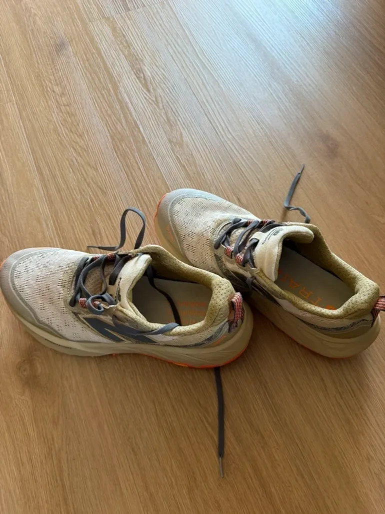 Used New Balance Chaussures de trail bike — image 2 of 4