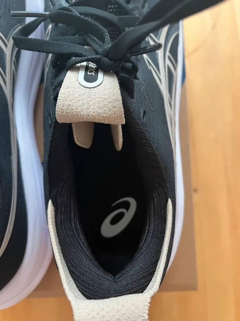 Used Asics Gel Nimbus 28 bike — image 5 of 6