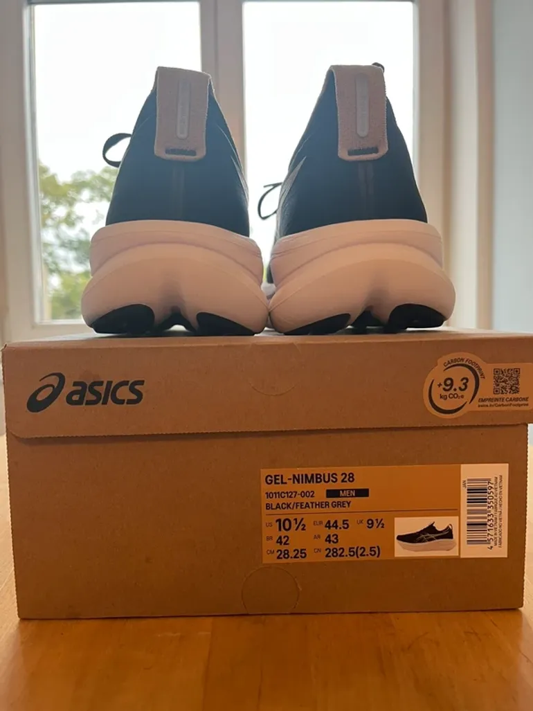 Used Asics Gel Nimbus 28 bike — image 2 of 6