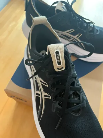 Used Asics Gel Nimbus 28 bike — image 6 of 6