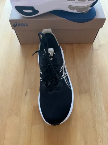 Used Asics Gel Nimbus 28 bike — image 4 of 6