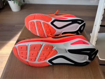 Tweedehands Nike Hardloopschoenen maat 44, 5 bike — afbeelding 6 van 6