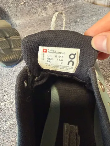 Used On Running Cloud Waterproof bike — image 6 of 7
