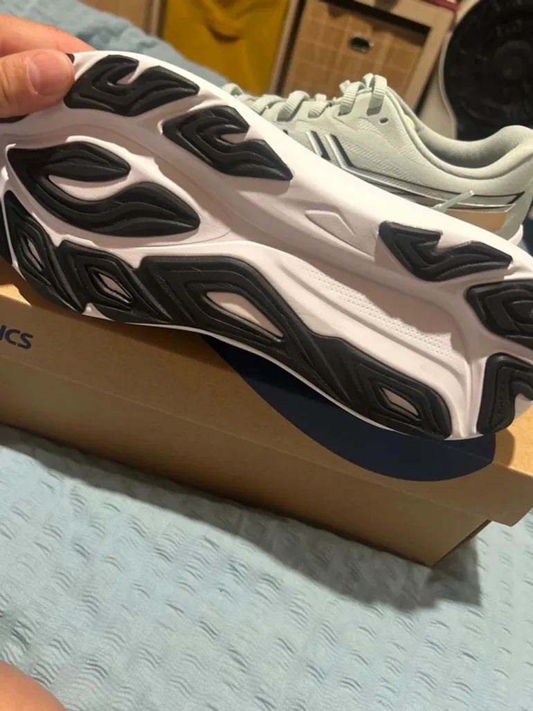 Used Asics GT-2000 14 bike — image 5 of 6