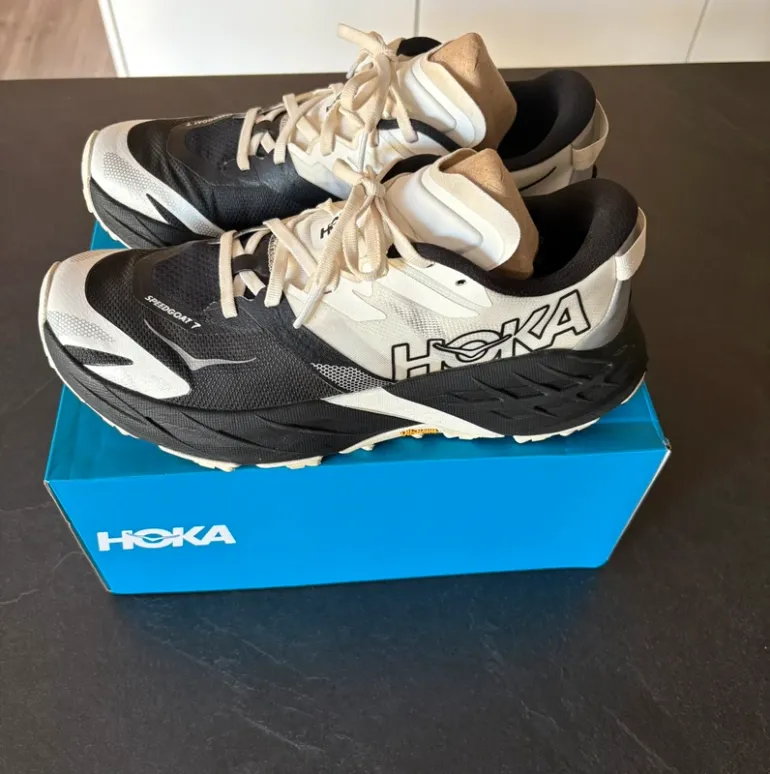 Used Hoka Speedgoat 7 bike — image 2 of 4